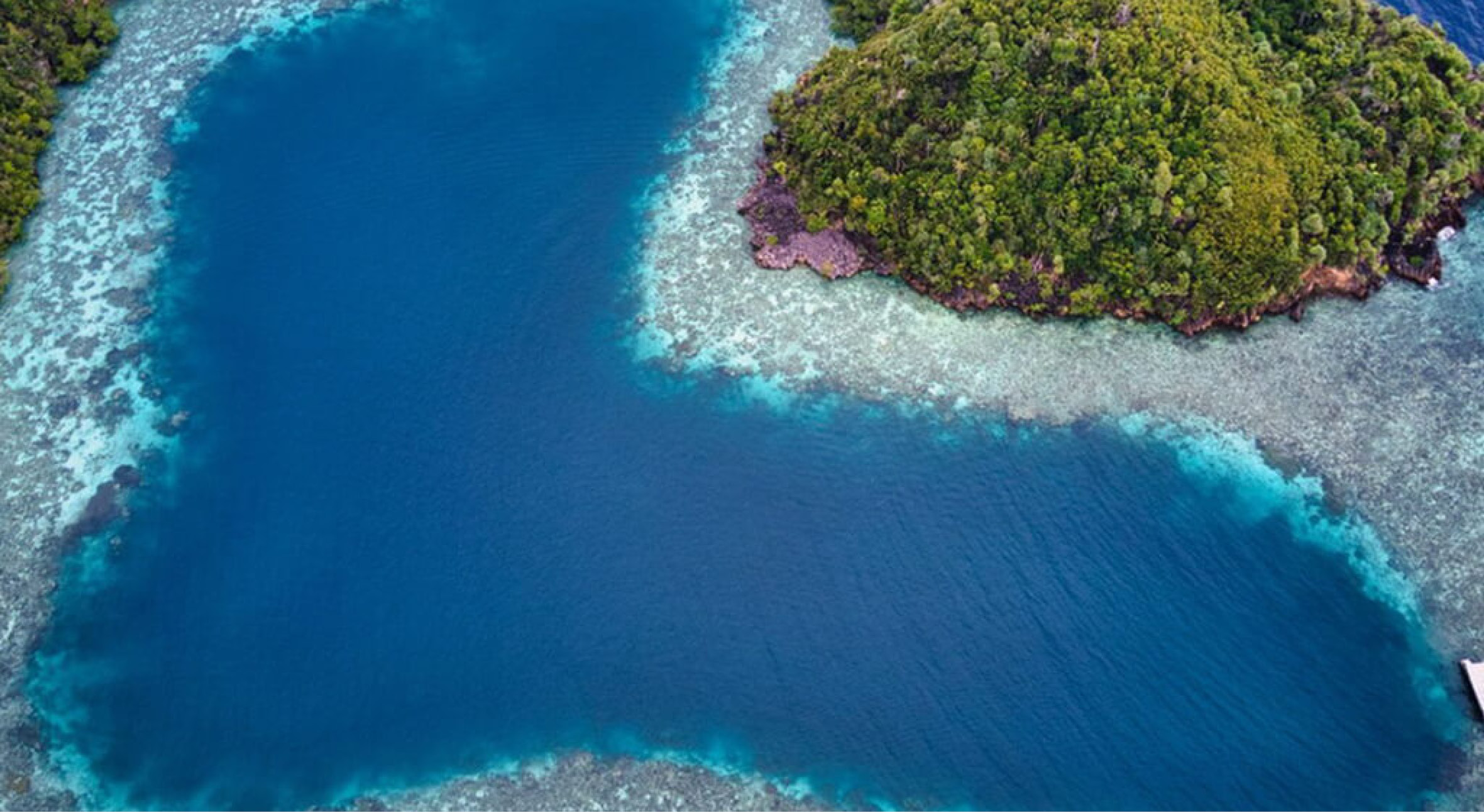 Explore the iconic islands of Wayag3