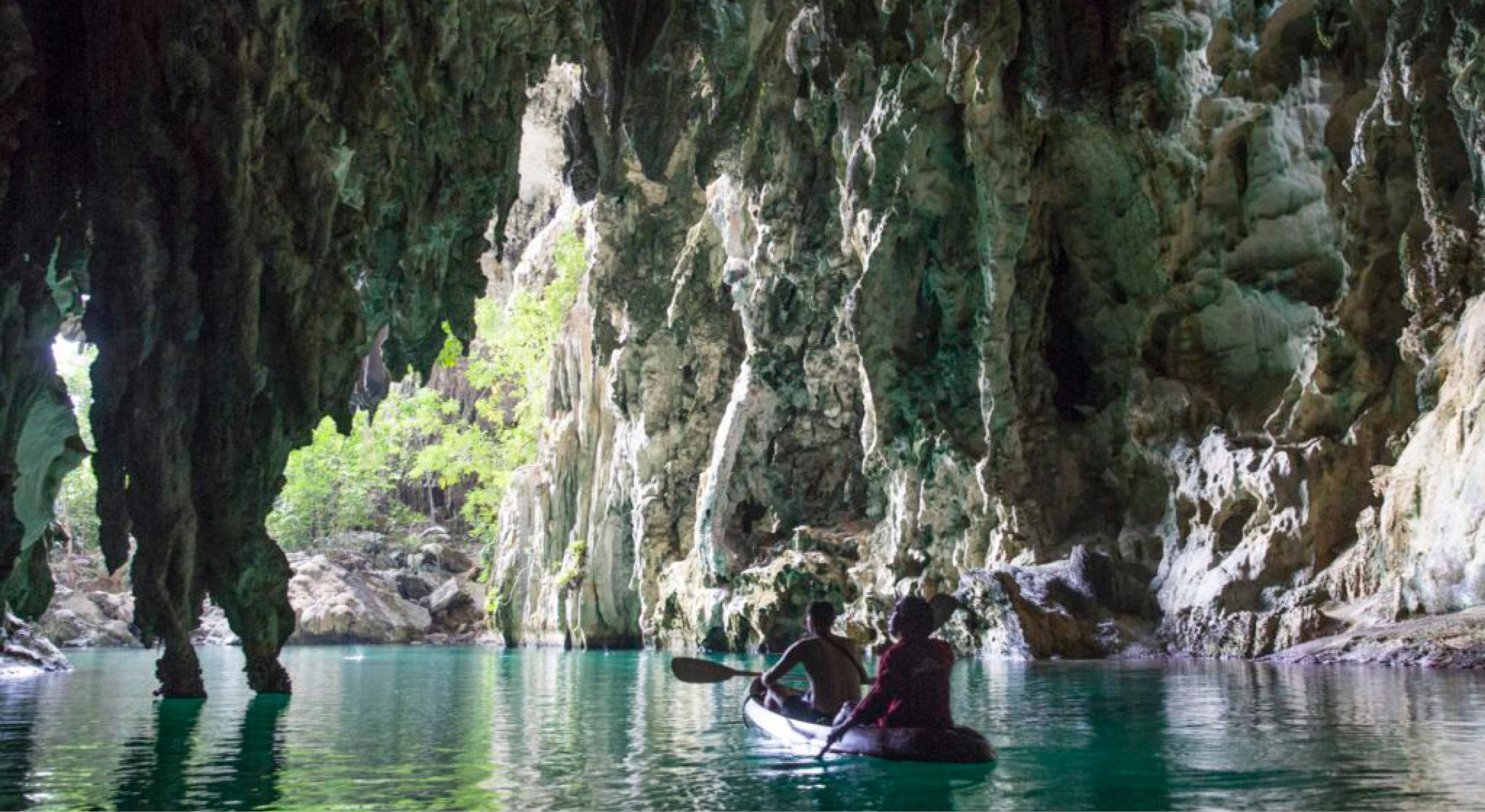 Explore the iconic islands of Wayag5