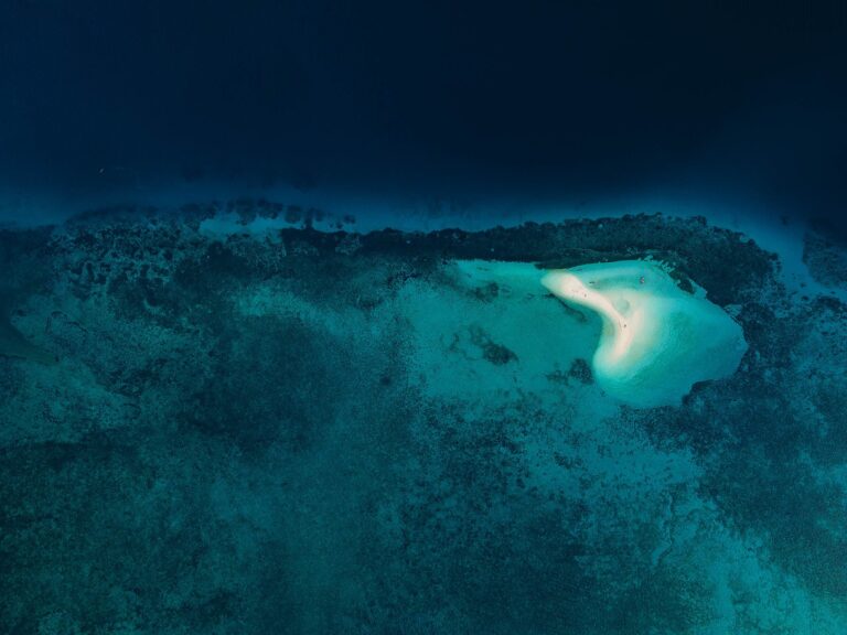 Alor to Maumere liveaboard booking