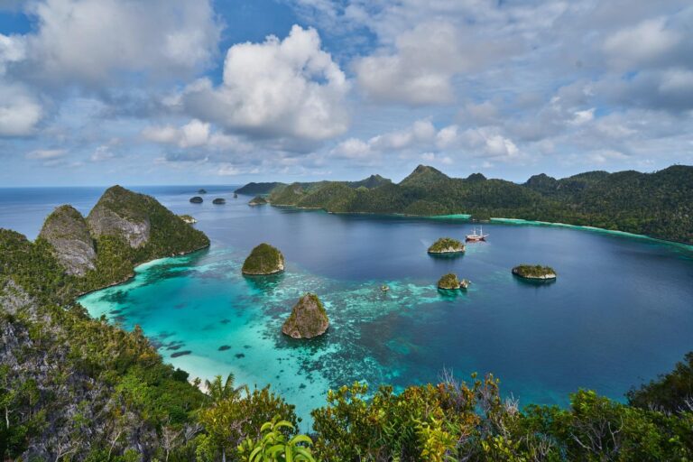 extended raja ampat liveaboard